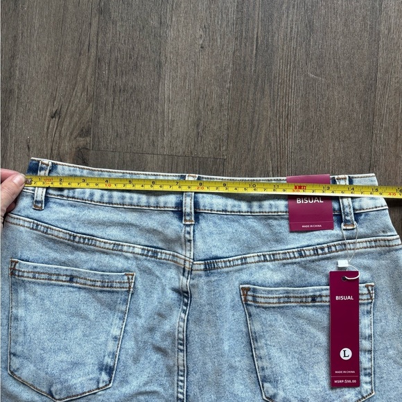 Blue Denim Skort with Vintage-Inspired Look - Picture 4 of 5